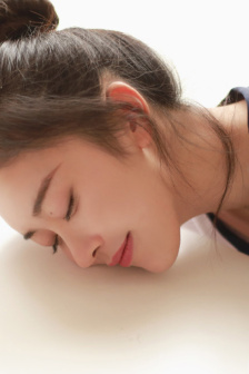胸大的姑娘韩剧播放视频